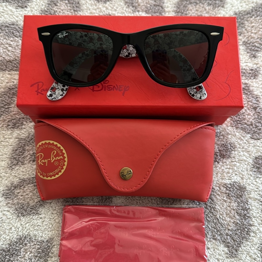 NWT Ray-Ban x Disney sunglasses